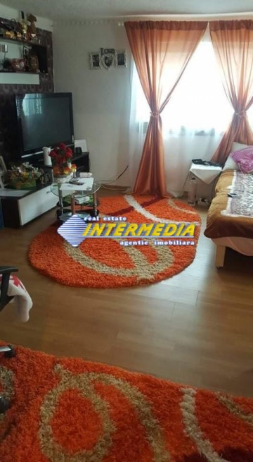 casa-renovata-complet-de-vanzare-ohaba-1
