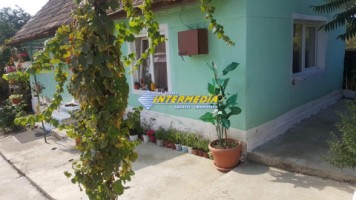 casa-renovata-complet-de-vanzare-ohaba-3