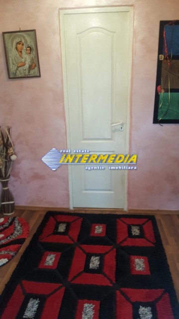 casa-renovata-complet-de-vanzare-ohaba-6
