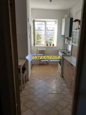 2-camere-de-vanzare-in-cetate-zona-bulevard-alba-iulia-4