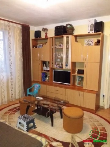 apartament-2-camere-semidecomandat-zona-cedonia-parter-0