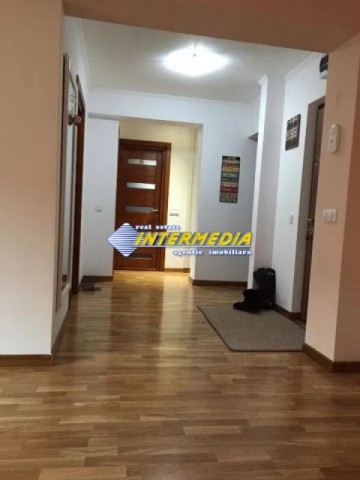 apartament-3-camere-decomandat-de-vanzare-ampoi-3-4