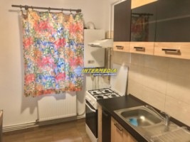 apartament-3-camere-de-inchiriat-centru-mobilat-250-euro-13