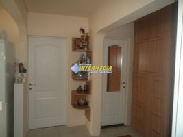 apartament-2-camere-decomandate-de-vanzare-in-alba-iulia-zona-cetate-mercur-mobilat-si-utilat-complet-4