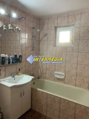 apartament-3-camere-decomandat-de-vanzare-cetate-4