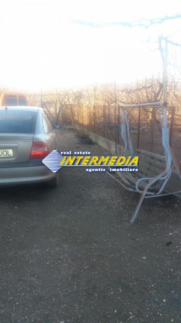 casa-de-vanzare-cu-teren-de-1100-mp-zona-obreja-3