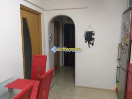 apartament-3-camere-decomandat-de-vanzare-centru-1