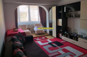 apartament-3-camere-decomandat-de-vanzare-centru-2