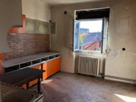 casa-p1-centru-vechi-255-mp-nefinisata-intrare-auto-11