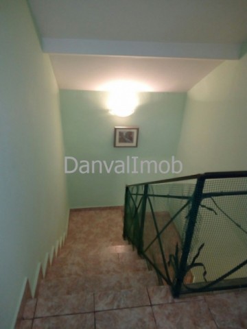 chirie-casa-cu-etaj-centru-7