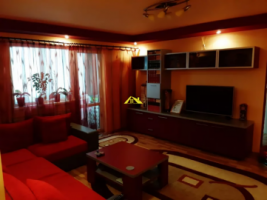 vand-apartament-cu-3-camere-etaj-1-zona-cetate-piata-3