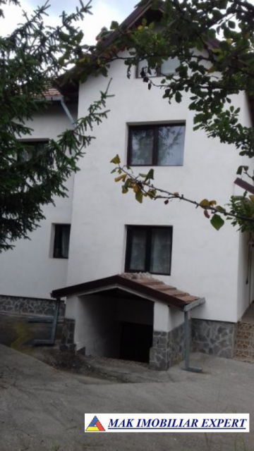 vila-5-camere-teren-2400-mp-campulung-4