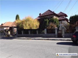 vand-vila-5-camere-teren-2500-mp-campulung-central-arges