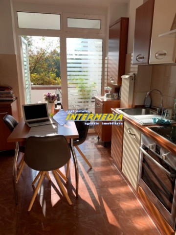 apartament-cu-4-camere-si-garaj-de-inchiriat-in-caroline-1