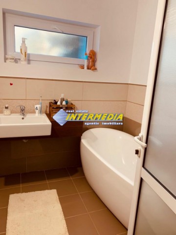apartament-cu-4-camere-si-garaj-de-inchiriat-in-caroline-5
