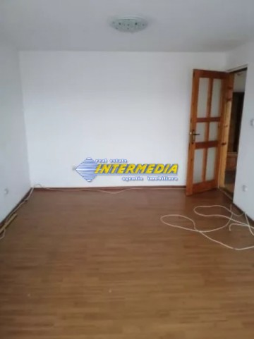 3-camere-decomandat-in-cartierul-ampoi-3-de-vanzare