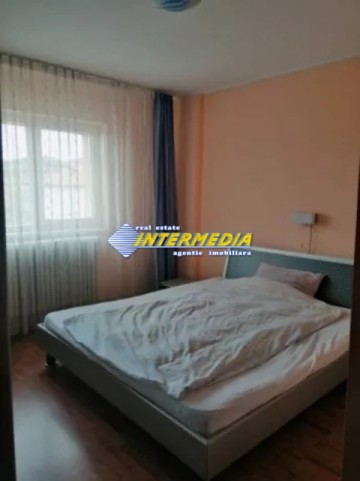 apartament-4-camere-decomandat-de-vanzare-in-cetate-1