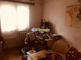 4-camere-de-vanzare-in-cartierul-cetate-bloc-proprietate-3