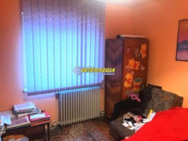 4-camere-de-vanzare-in-cartierul-cetate-bloc-proprietate-9