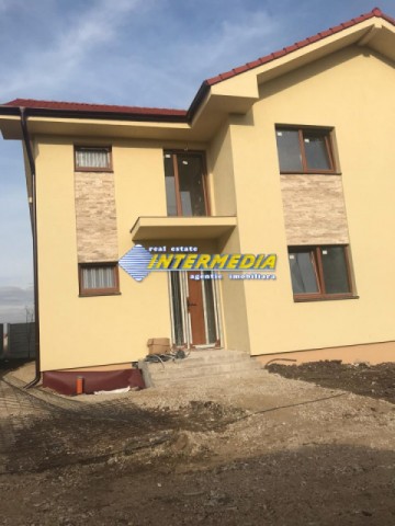 casa-noua-de-vanzare-in-alba-iulia-finisata-complet-2