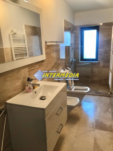 casa-de-inchiriat-in-centru-renovata-complet-suprafata-150-mp-2