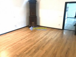 casa-de-inchiriat-in-centru-renovata-complet-suprafata-150-mp-1