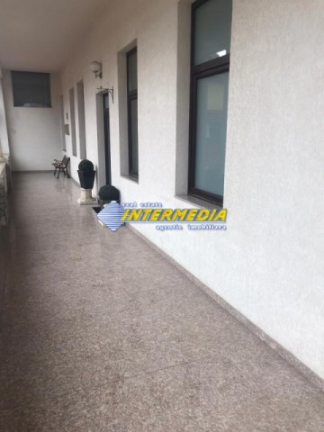 casa-de-inchiriat-in-centru-renovata-complet-suprafata-150-mp-5