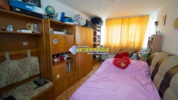 3-camere-decomandat-in-cetate-zona-bulevard-alba-iulia-2