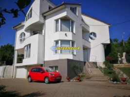 casa-in-cartierul-cetate-de-vanzare-finisata-cu-piscina-4