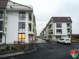 apartament-2-camere-intabulat-geam-la-baie-zona-lacul-lui-binder