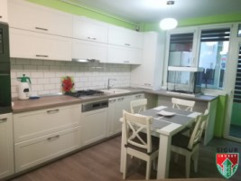 apartament-3-camere-cu-gradina-geam-la-baie-mobilat-modern-0