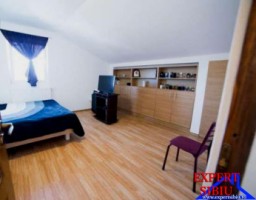 inchiriez-apartament-3-camere-la-mansarda-zona-valea-aurie-3