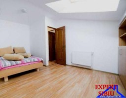 inchiriez-apartament-3-camere-la-mansarda-zona-valea-aurie-4