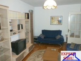 inchiriez-apartament-4-camere-decomandat-zona-valea-aurie-2