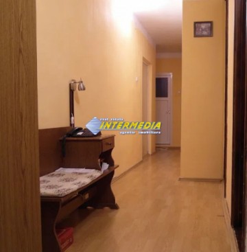 apartament-cu-4-camere-decomandat-de-vanzare-ampoi-3-3