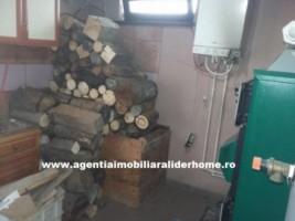 casa-spatioasa-cu-teren-tulbureni-18