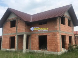 casa-de-vanzare-in-rosu-in-alba-iulia-teren-450-mp