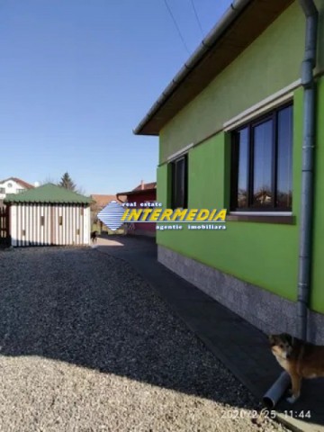 casa-2-corpuri-cladire-in-alba-iulia-zona-centru