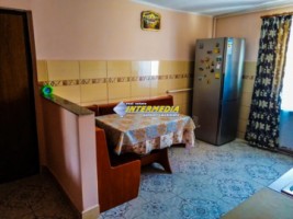 apartament-2-camere-de-vanzare-in-cetate-etaj-2-decomandat