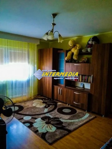 apartament-2-camere-de-vanzare-in-cetate-etaj-2-decomandat-2
