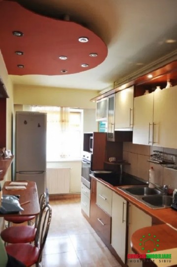 apartament-3-camere-decomandat-zona-vasile-aron-3