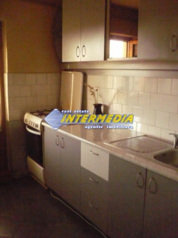 de-inchiriat-apartament-2-camere-decomandat-in-alba-iulia-zona-ampoi-3-5