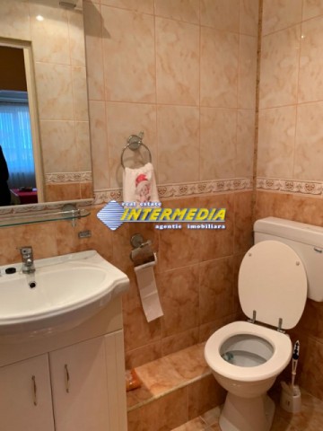 vanzare-apartament-3-camere-decomandat-2-bai-in-zona-cetate-cinema-finisat-si-mobilat-complet-8