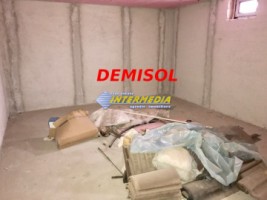 de-vanzare-casa-sp1-cu-5-camere-si-500-mp-teren-imprejmuita-semifisata-in-cetate-zona-superba-5