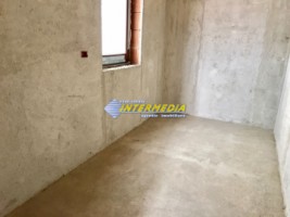 de-vanzare-casa-sp1-cu-5-camere-si-500-mp-teren-imprejmuita-semifisata-in-cetate-zona-superba-9