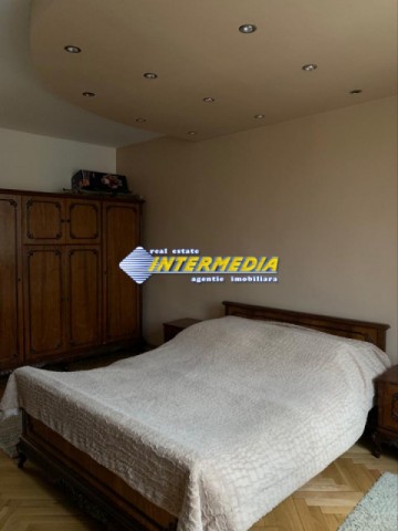 vanzare-apartament-3-camere-decomandat-2-bai-in-zona-cetate-cinema-finisat-si-mobilat-complet-si-boxa-5