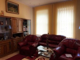 ultracentral-resedinta-pentru-2-familii-670-mp-teren-finisaje-1
