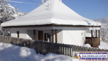 casa-3-camere-teren-975-mp-nucsoara-1