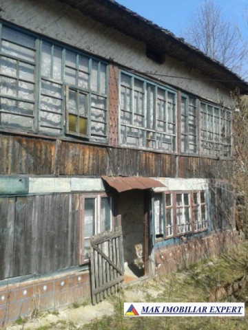 casa-musceleana-cu-4-camere-si-teren-de-382-mp-in-dambovicioara-in-muntii-argesului