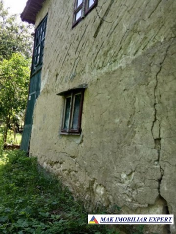casa-musceleana-cu-4-camere-si-teren-de-382-mp-in-dambovicioara-in-muntii-argesului-2
